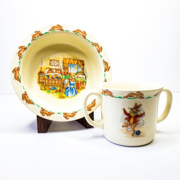 1936 Royal Doulton Bunnykins Beatrix Potter Bedtime Bowl Knitting Hug a Mug Set - Picture 4 of 13